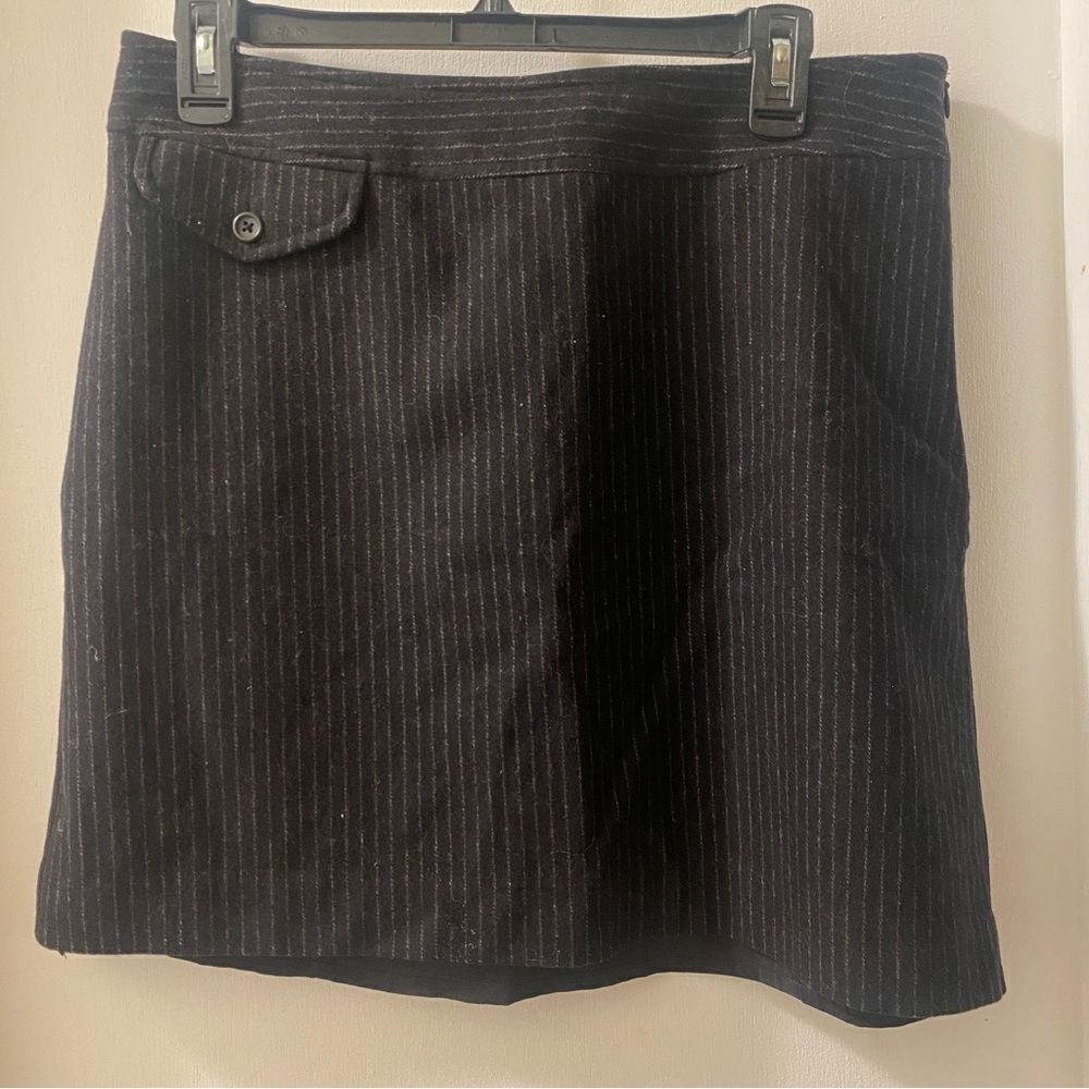 Black pin stripe skirt from banana republic size 10